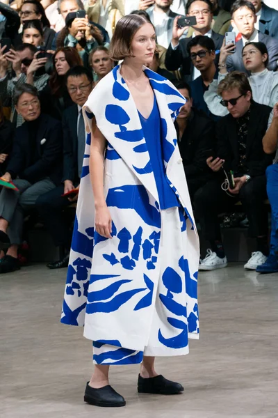 Look 14